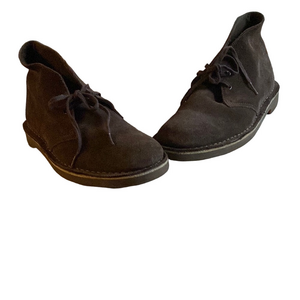 Clarks Chukka Boots | Size 8 | Dark Brown Elegant & Versatile